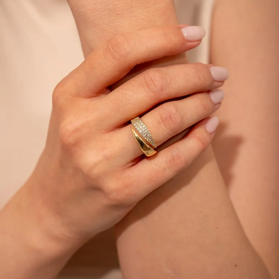 Vivienne - Elegant Gold Ring