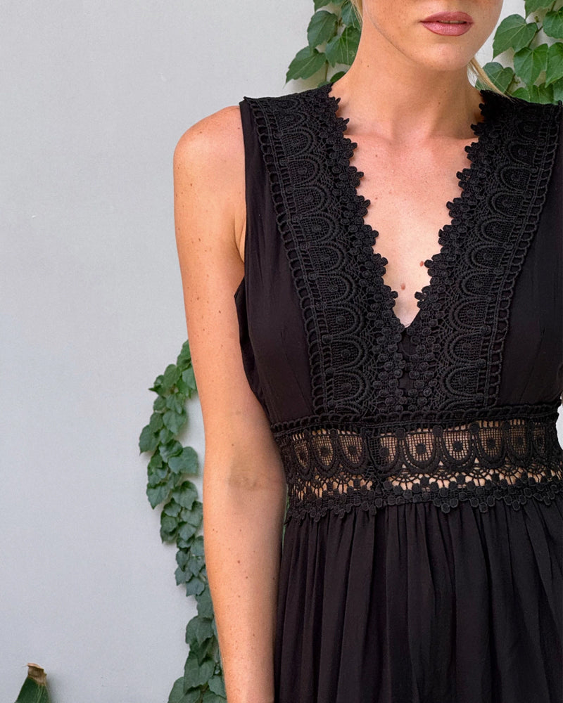 Aurélie - Elegant Lace Midi Dress with V-Neck