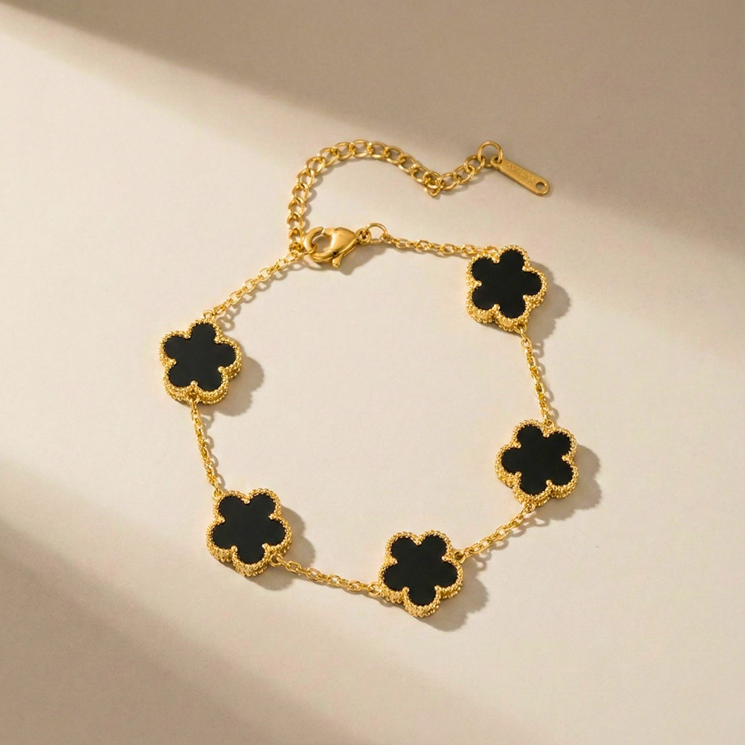 Pam - Clover Charm Bracelet