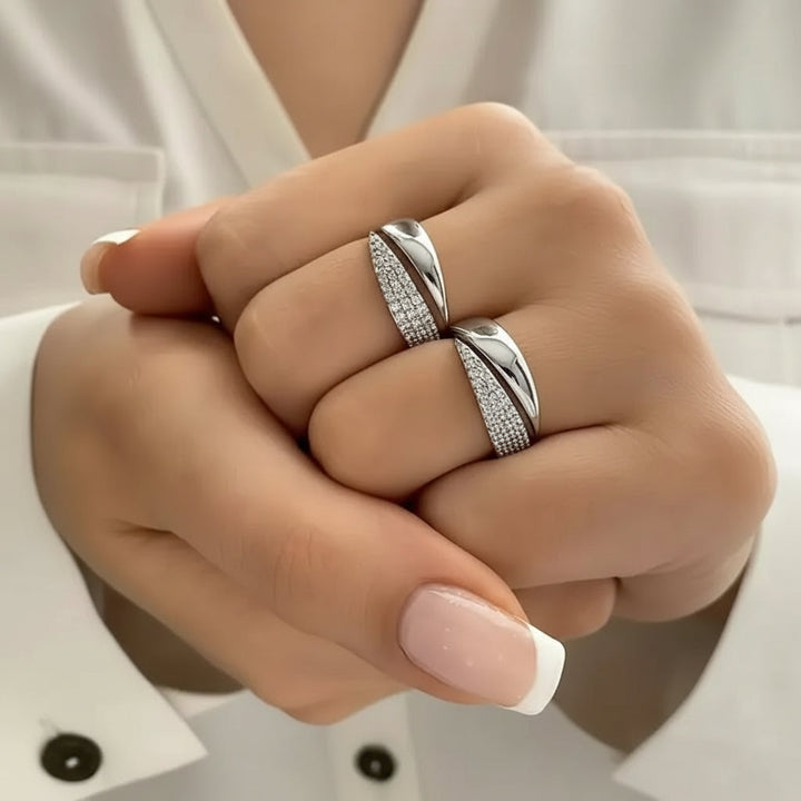 Vivienne - Elegant Gold Ring