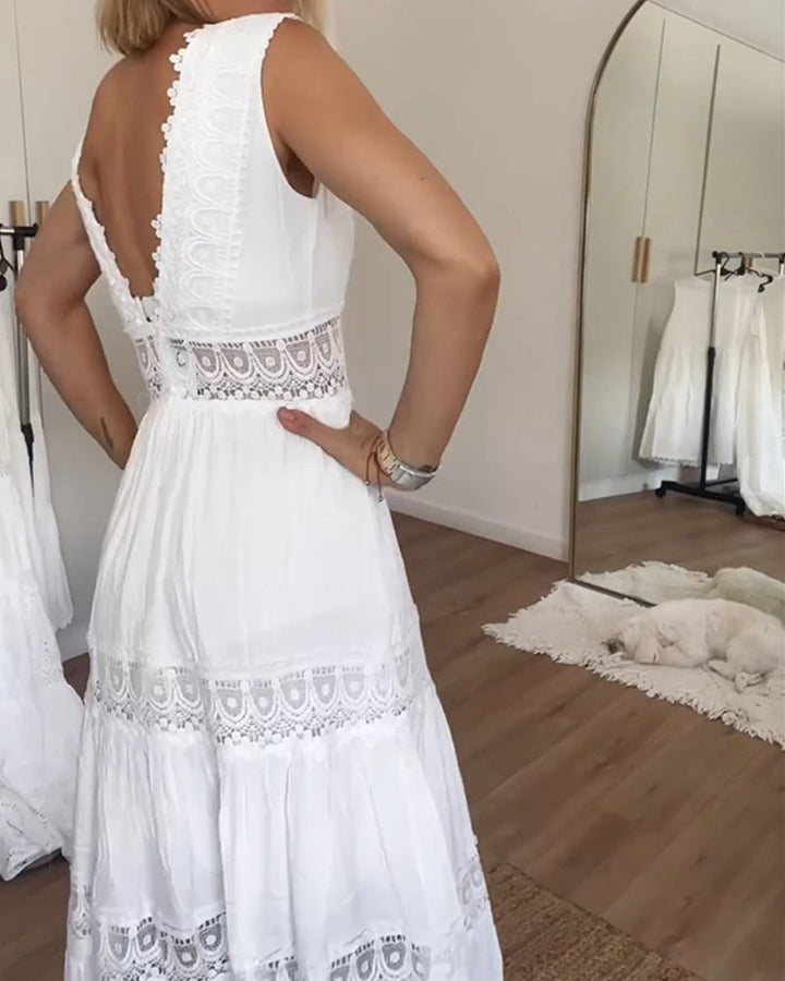 Aurélie - Elegant Lace Midi Dress with V-Neck