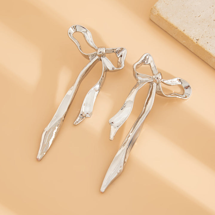 Michella – Elegant Ribbon Drop Earrings
