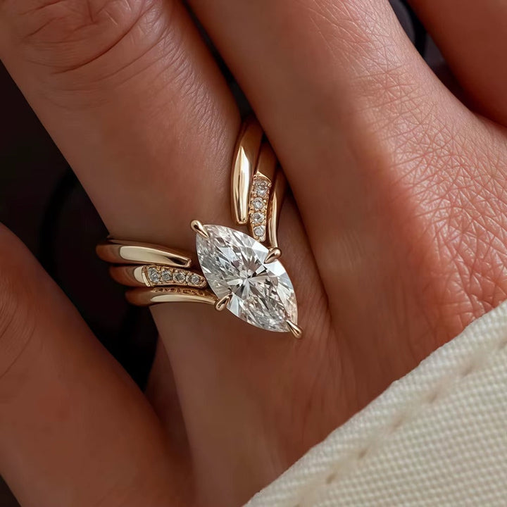 Sophie – Exquisite Drop Ring