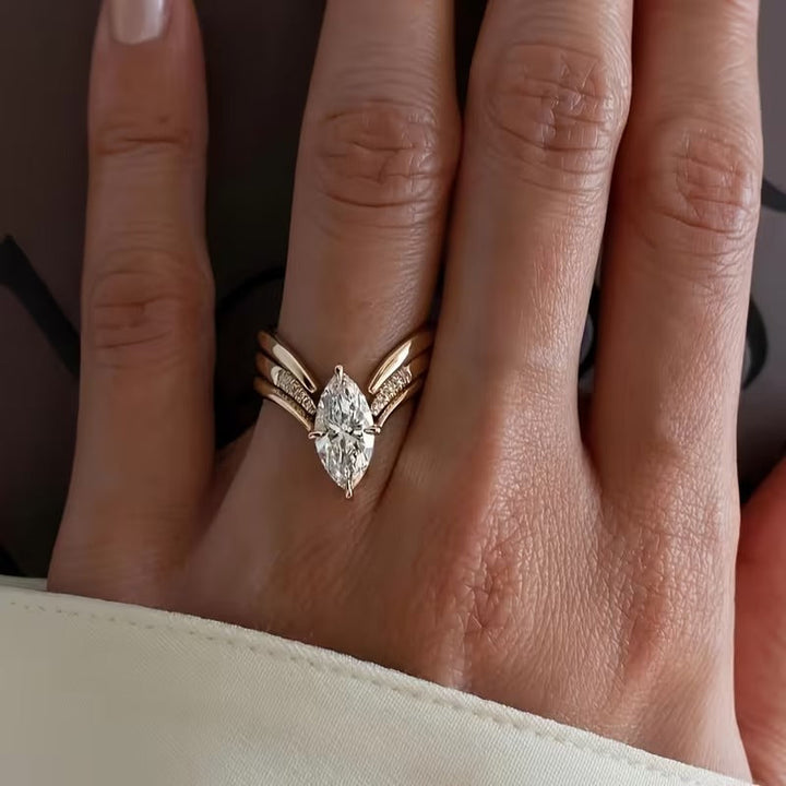 Sophie – Exquisite Drop Ring
