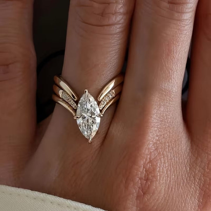 Sophie – Exquisite Drop Ring